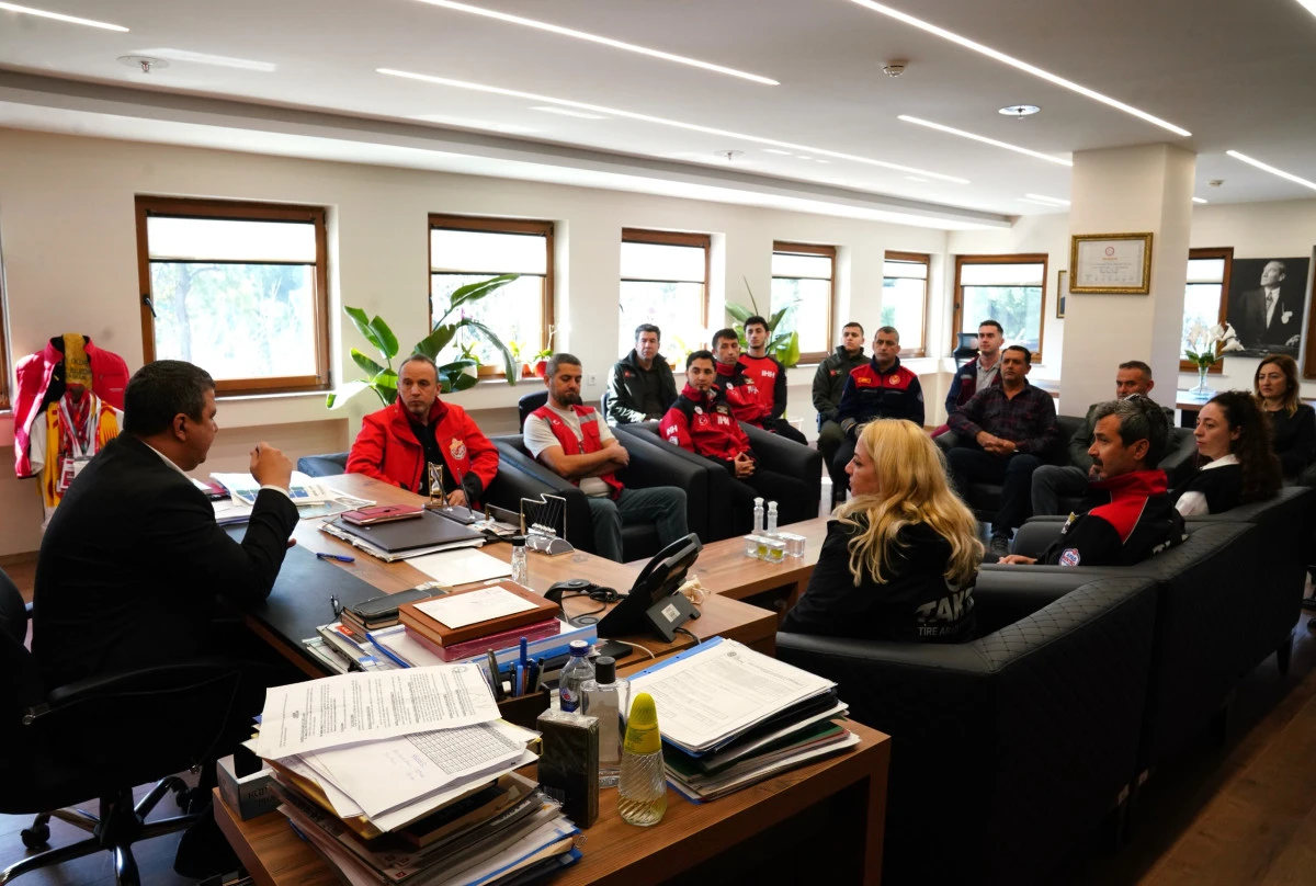 Başkan Okuroğlu, fedakar ekiplere teşekk&uuml;r