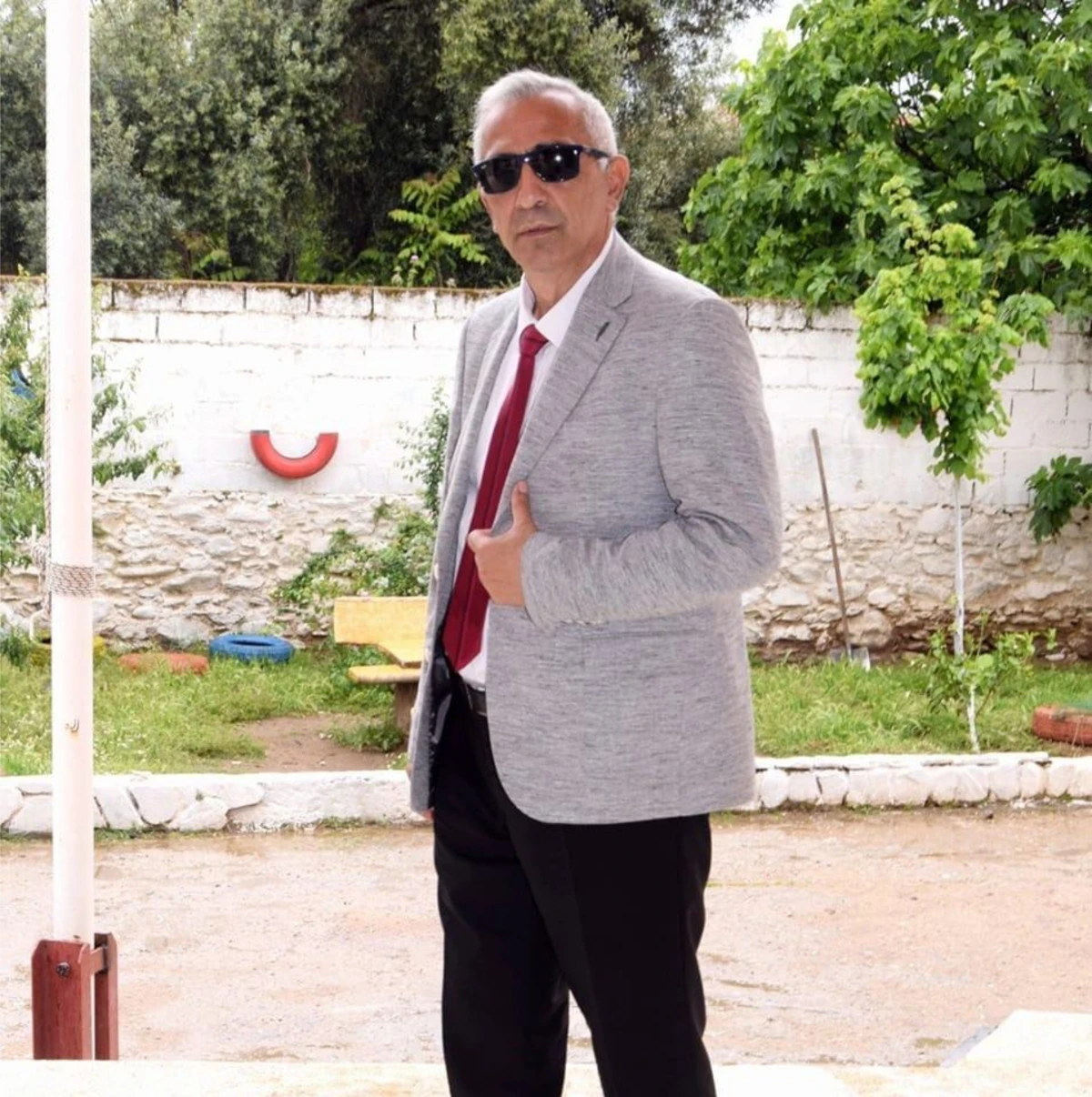 D&ouml;rt Eyl&uuml;l Ortaokulu M&uuml;d&uuml;r&uuml; Hasan Arıca vefat etmiştir.