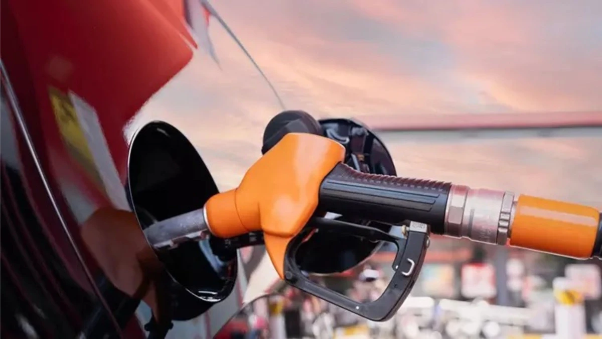 H&uuml;rm&uuml;z Gerilimi Akaryakıtı Vurdu: Motorine Tarihi Zam