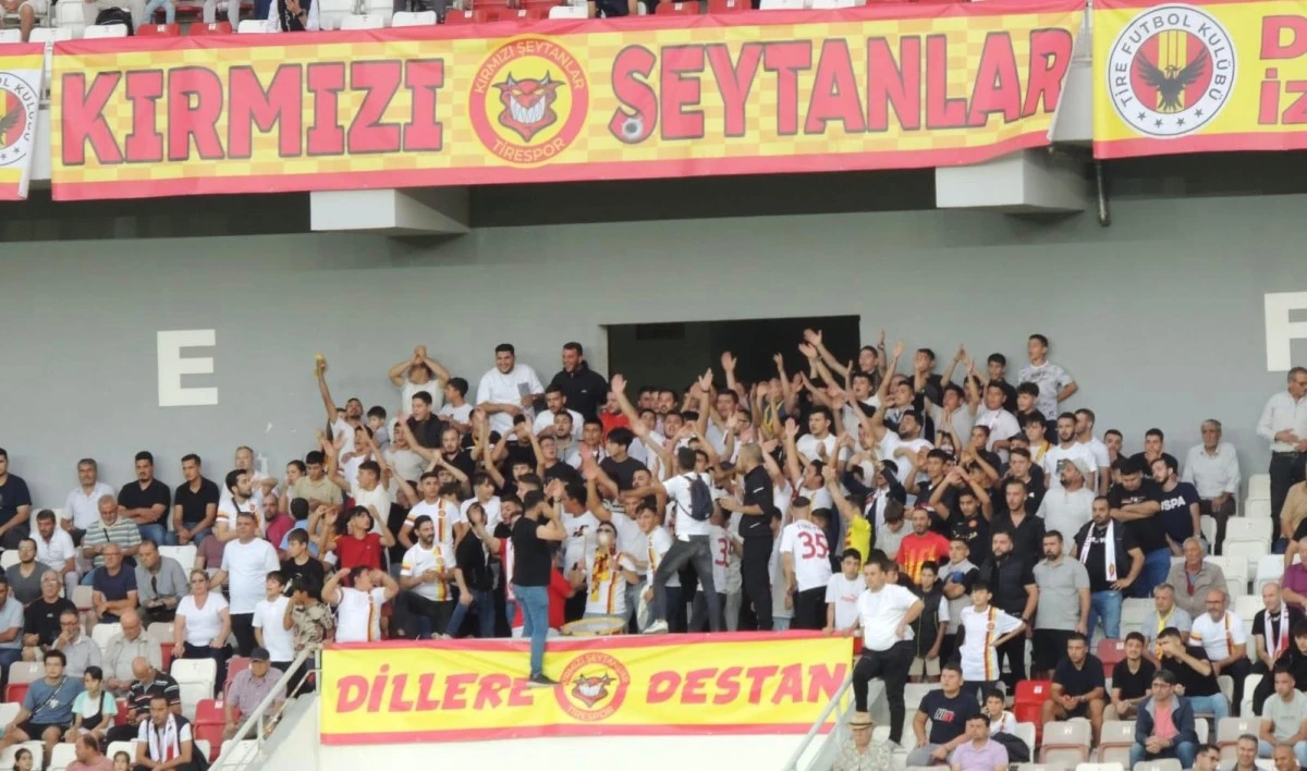 Kırmızı Şeytanlar Taraftar Grubu Karşıyaka Deplasmanına Akın Ediyor