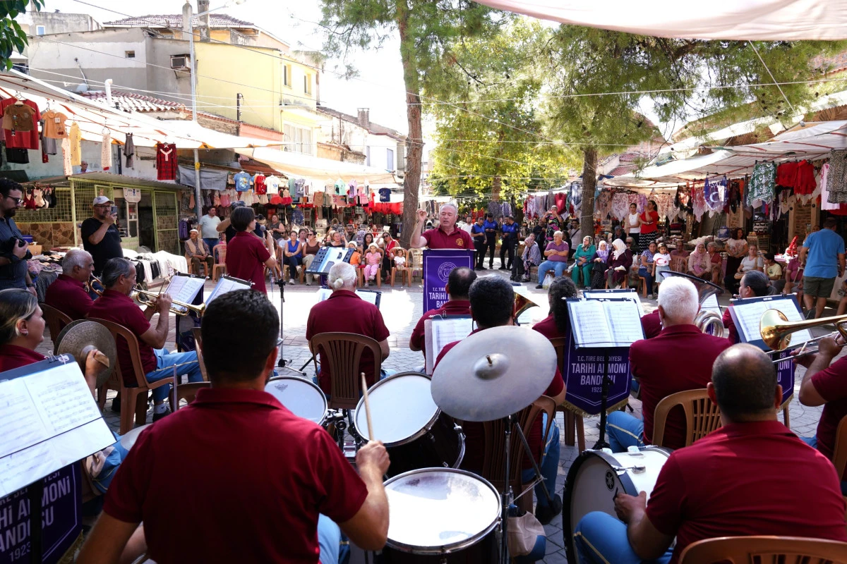 Kurtuluş Coşkusu Tahtakale Meydanı&rsquo;na Taşındı