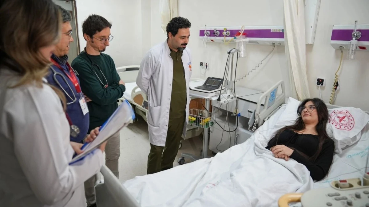 Liseli Futbolcunun Kalbindeki 5 Santimetrelik Delik Hastanede Ortaya &Ccedil;ıktı