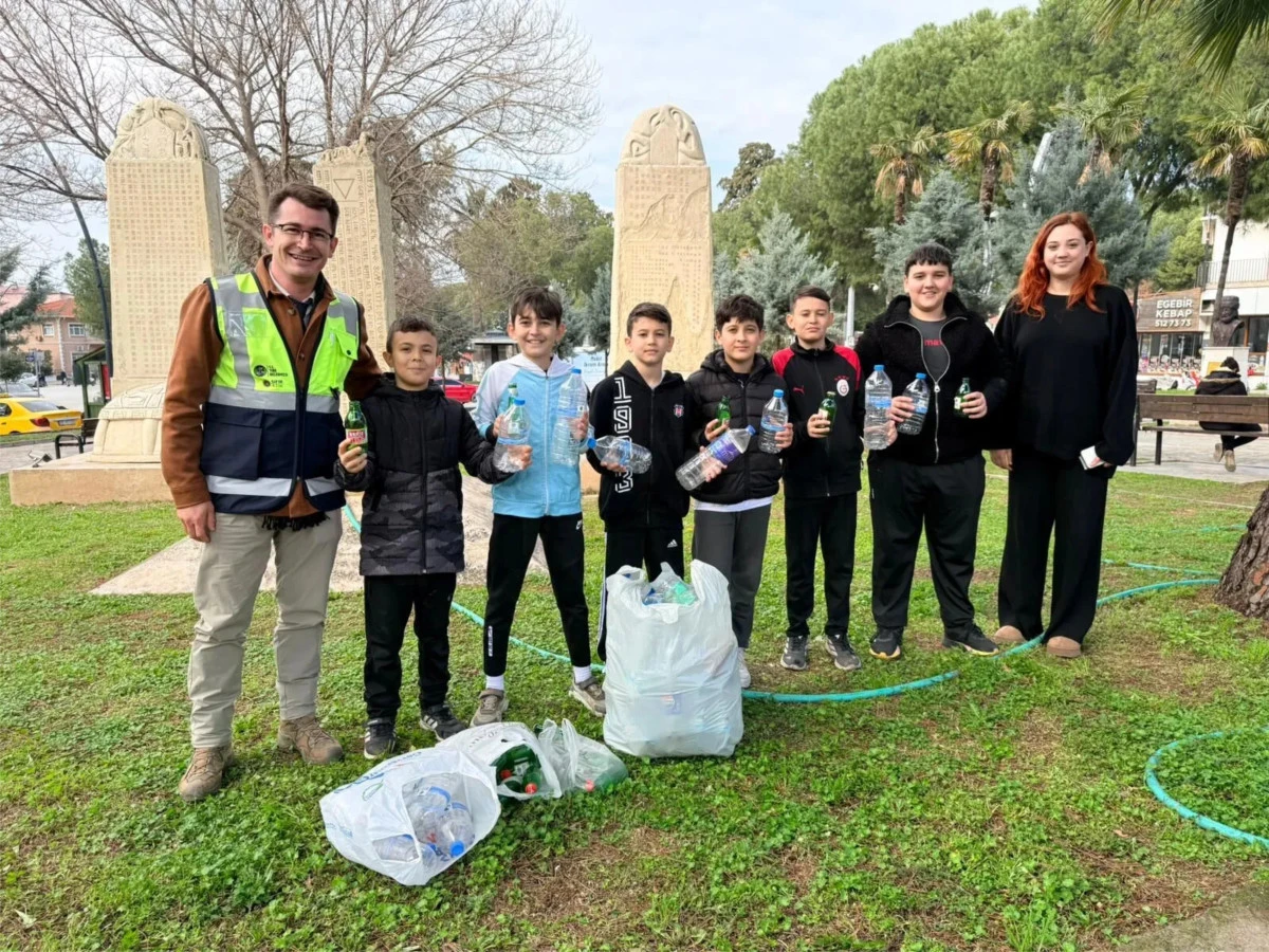 Miniklerden B&uuml;y&uuml;k Hareket: Kent M&uuml;zesi &Ccedil;evresinde &Ouml;rnek Temizlik