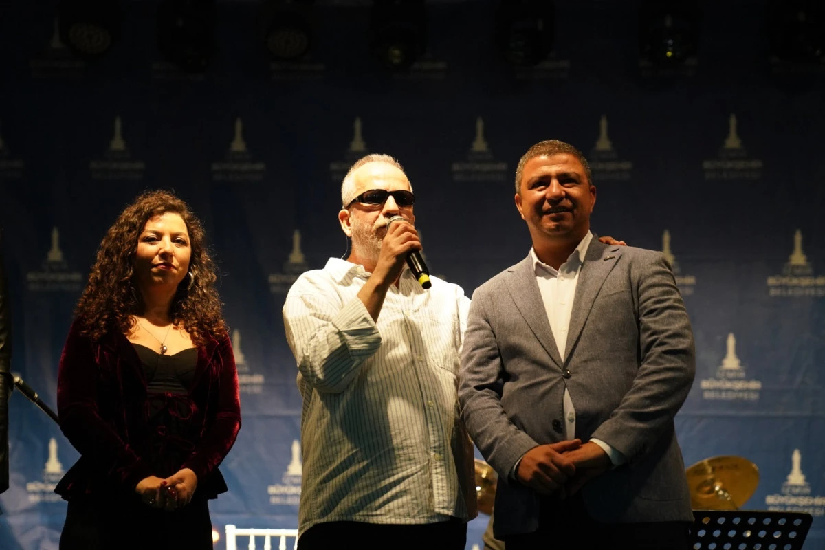 Muammer Ketencoğlu, Tire&rsquo;de unutulmaz bir gece yaşattı