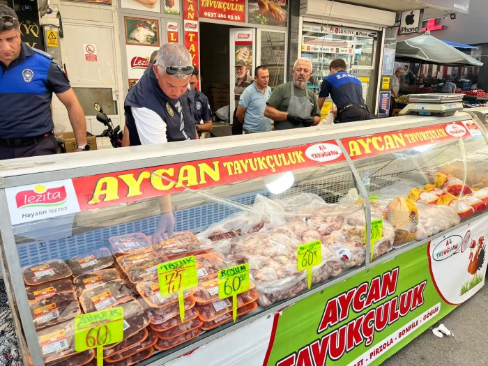 Tarihi Salı Pazarı&rsquo;nda gıda denetimi