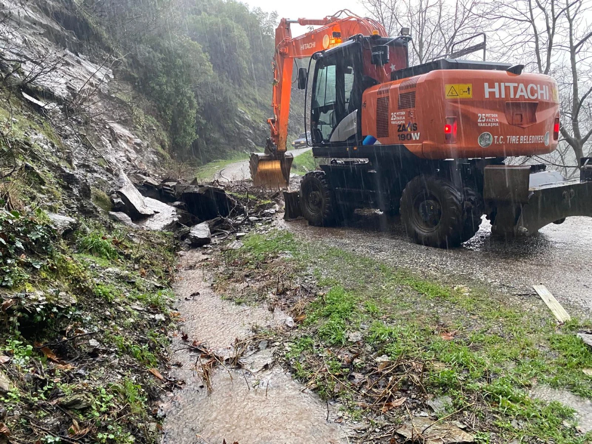 Tire Belediyesi'nde yoğun yağış mesaisi