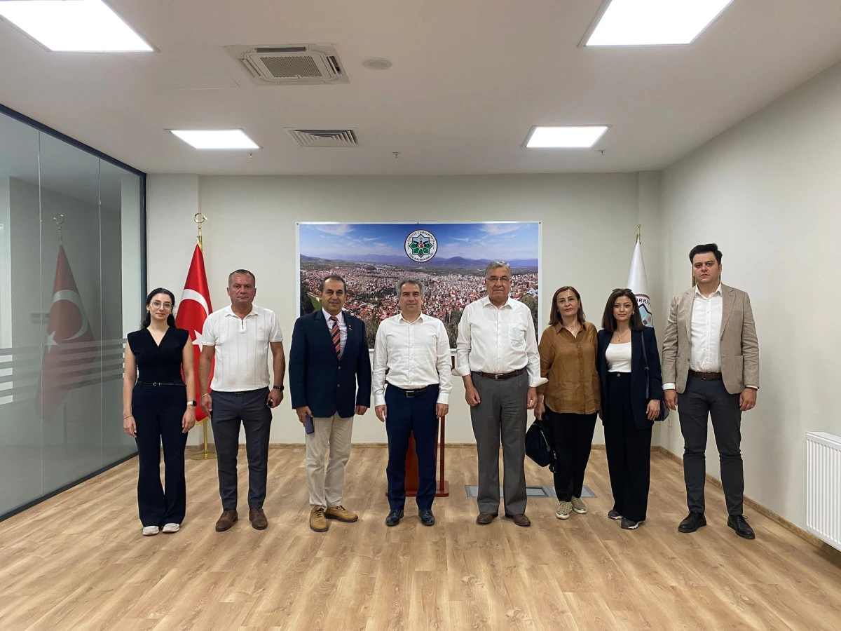 Tire CHP’den, Kaymakam Karagül’e ziyaret