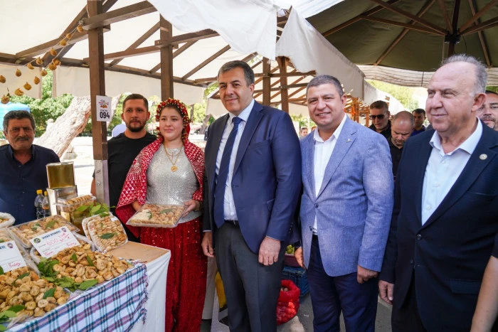 Tire İncir ve Ceviz Festivali coşkuyla başladı