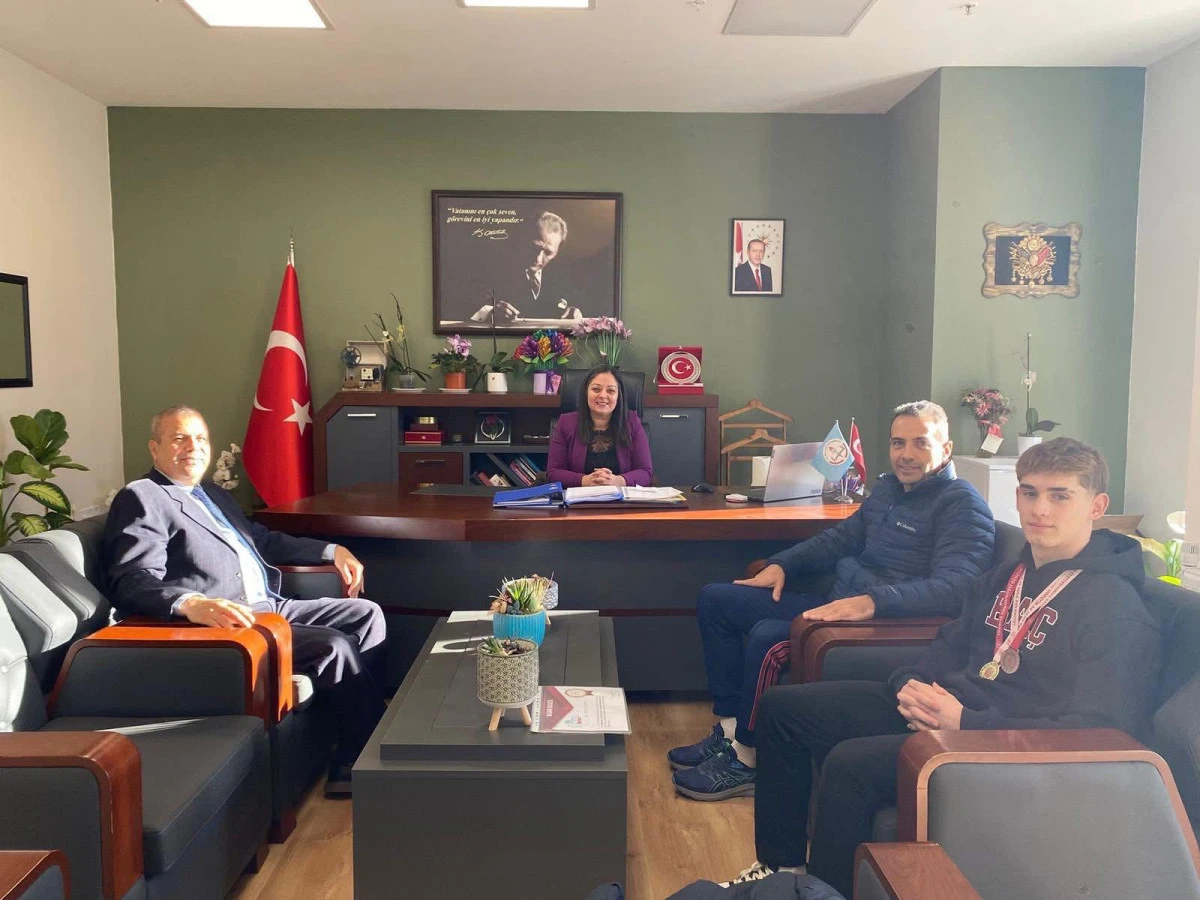 Tire'de Bilek G&uuml;reşi Şampiyonuna Tebrik Ziyareti