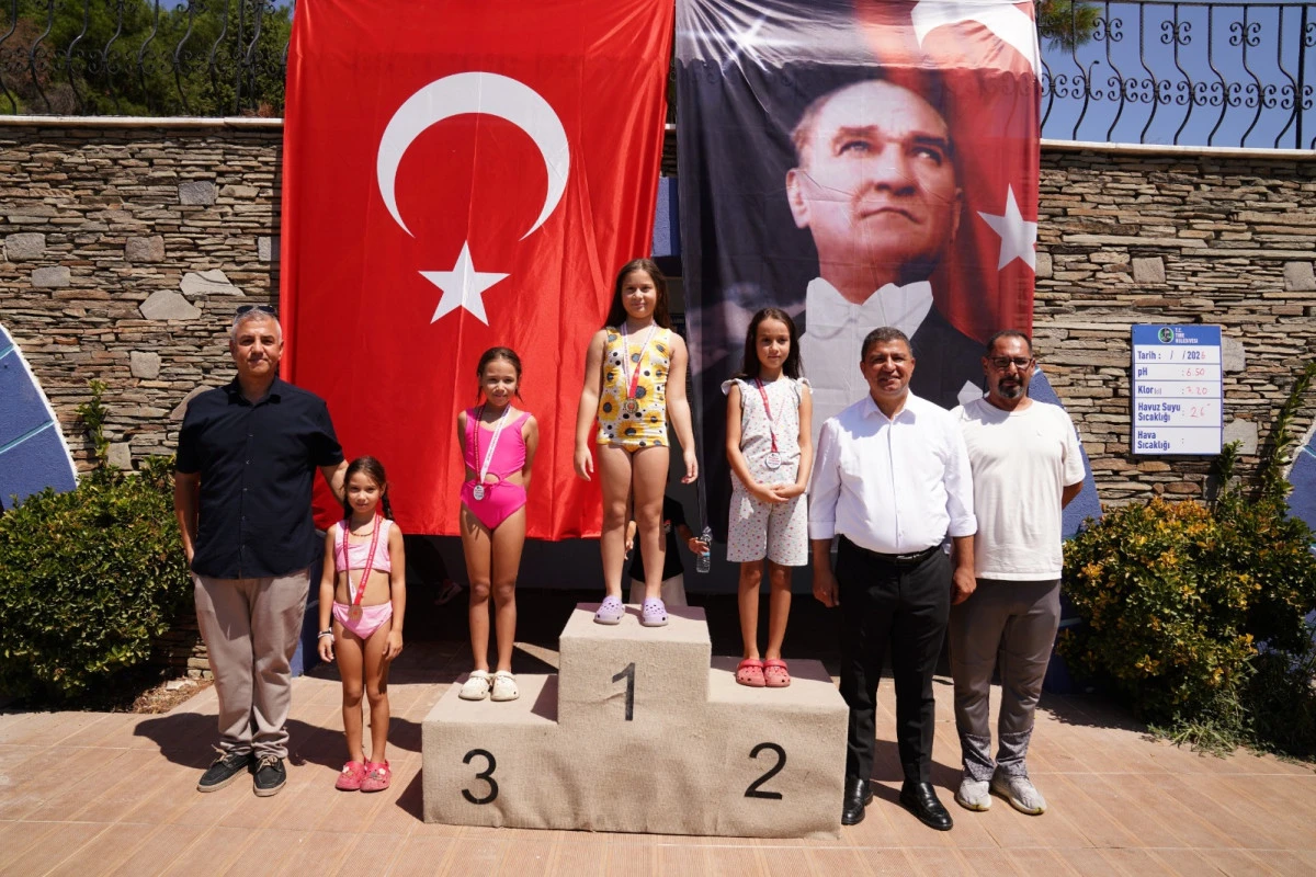 Tire&rsquo;de minik y&uuml;z&uuml;c&uuml;ler, madalya i&ccedil;in yarıştı