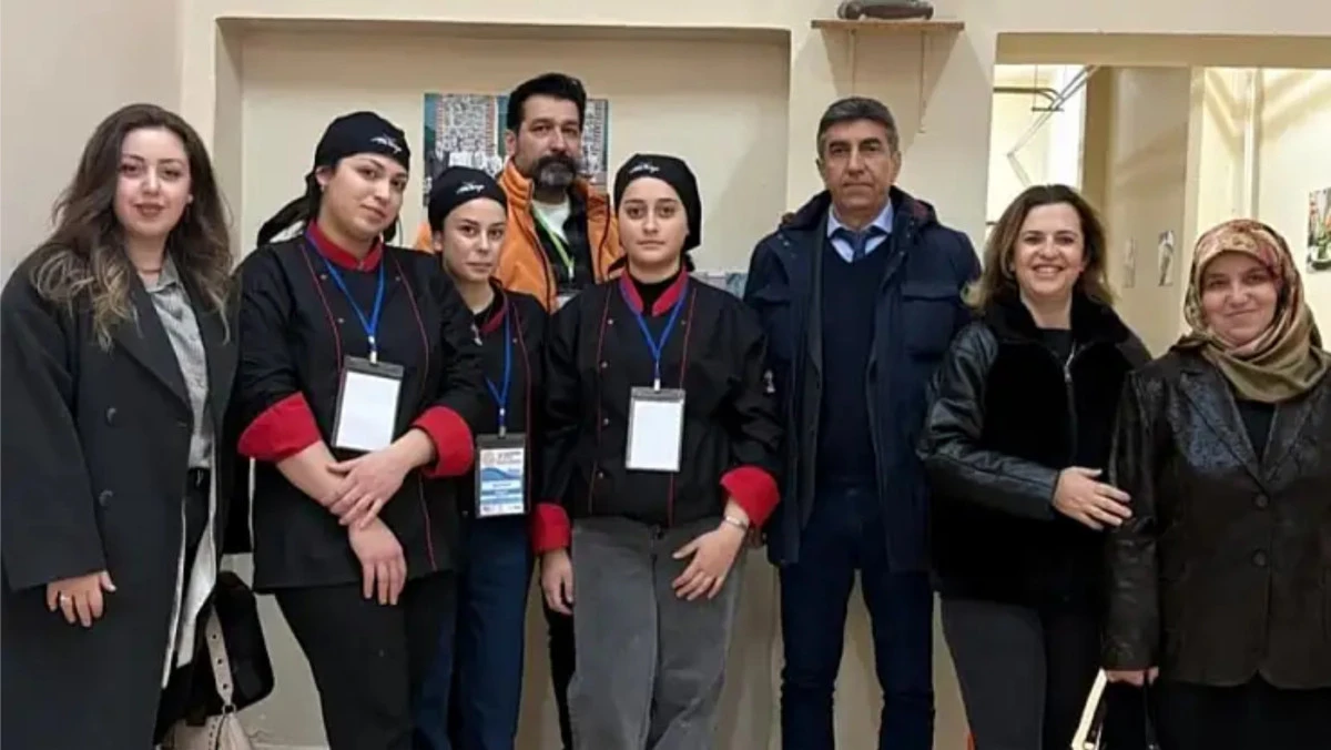 Tireli &Ouml;ğrencilerden Gastronomi Yarışmasında Bronz Madalya